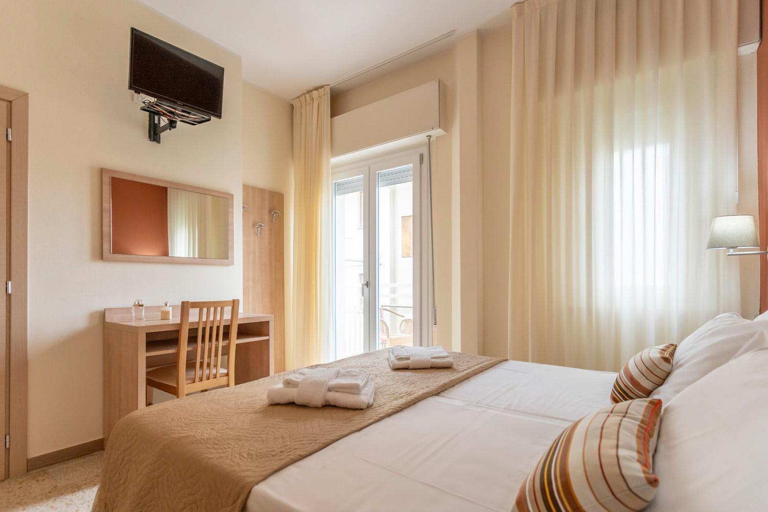 Hotel Cormoran Риччоне Экстерьер фото