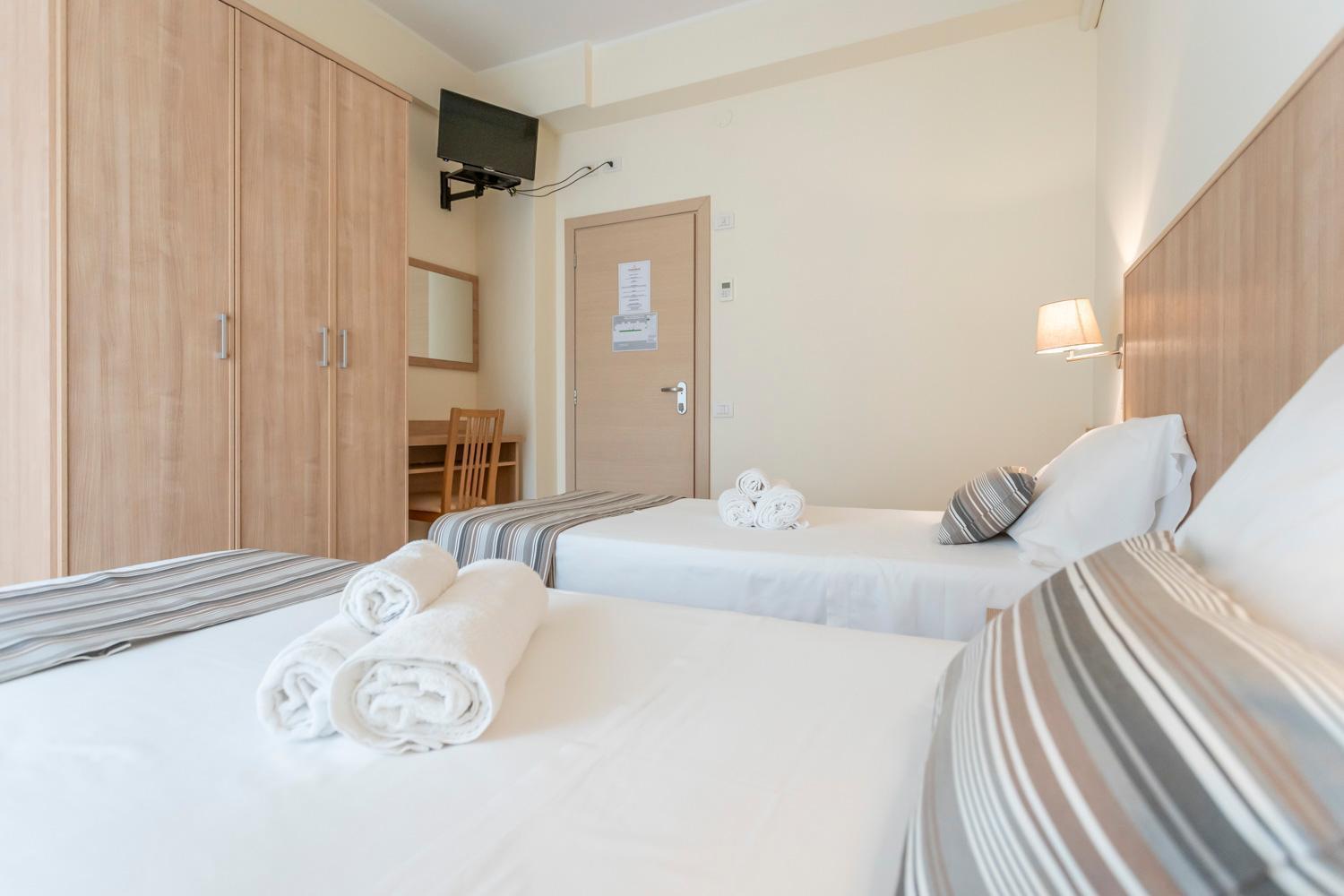 Hotel Cormoran Риччоне Экстерьер фото