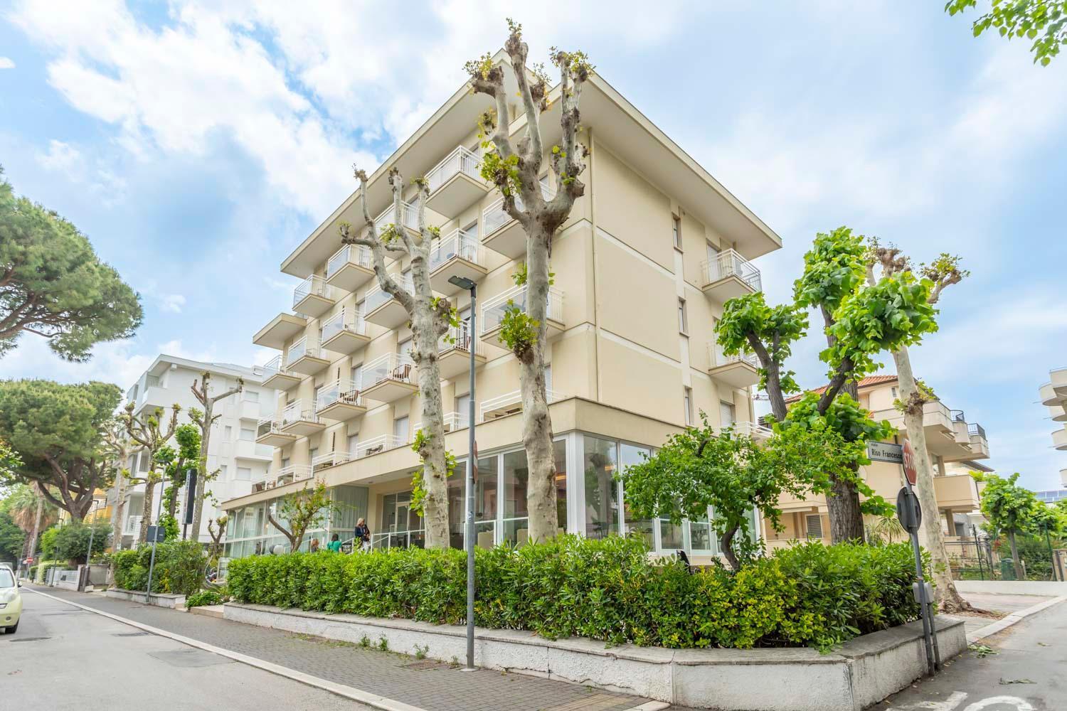 Hotel Cormoran Риччоне Экстерьер фото